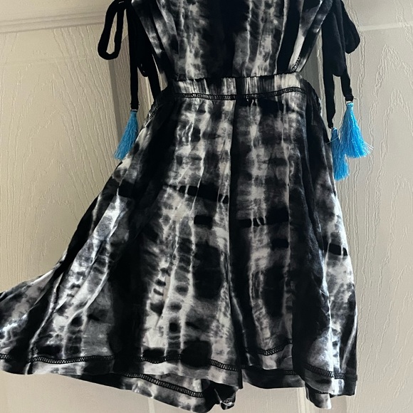 NWT - Random Hearts - Tie-Dye Side cut-out Romper - Girls Size Large - Picture 3 of 5